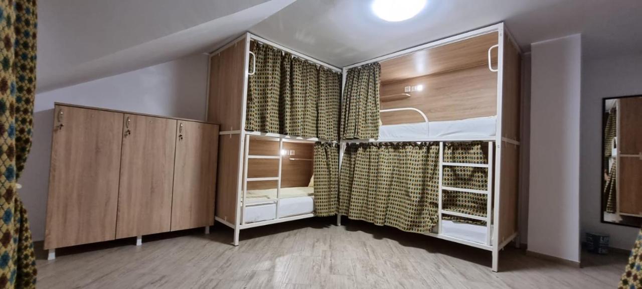 Hostel Citadella Deva Ngoại thất bức ảnh