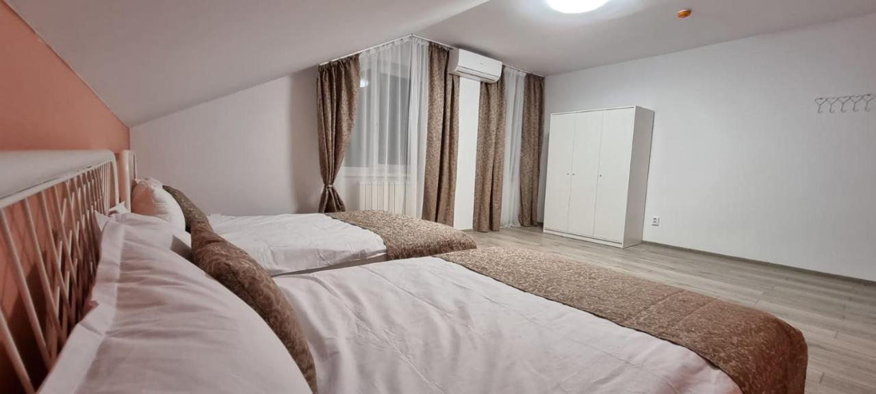 Hostel Citadella Deva Ngoại thất bức ảnh