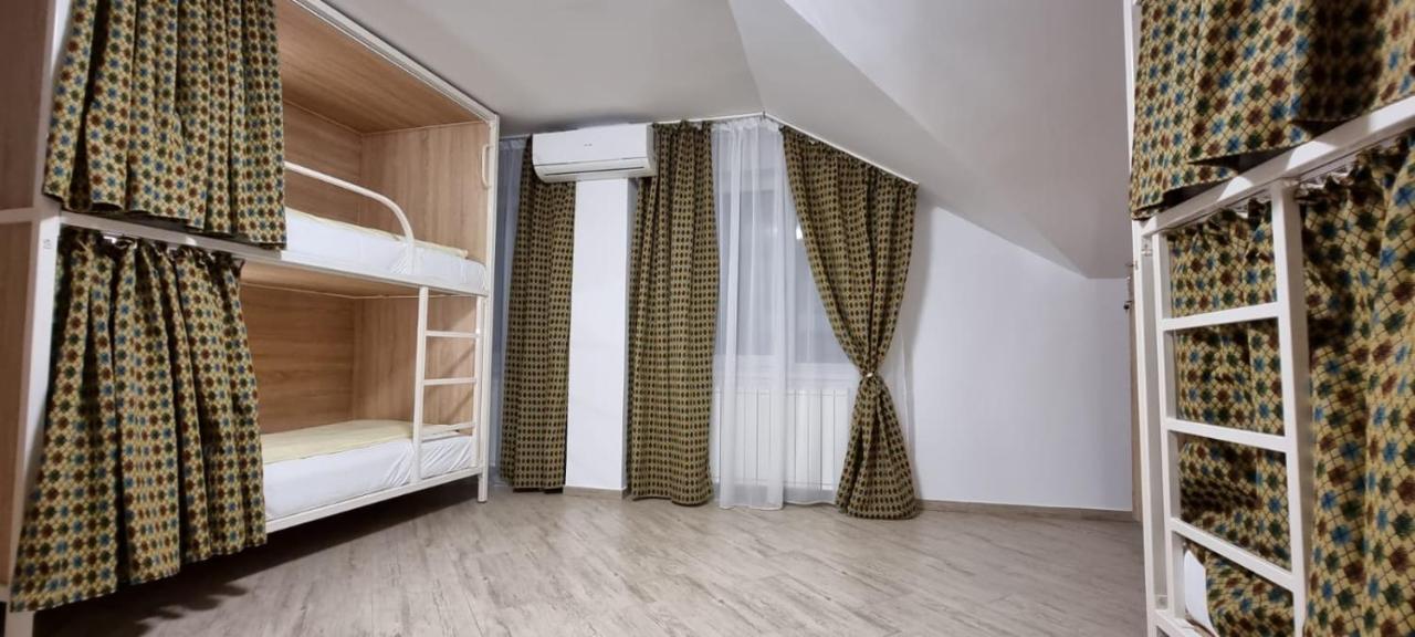 Hostel Citadella Deva Ngoại thất bức ảnh
