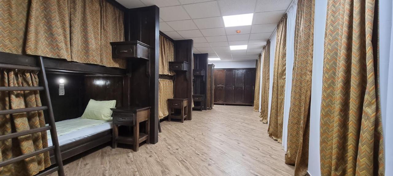 Hostel Citadella Deva Ngoại thất bức ảnh