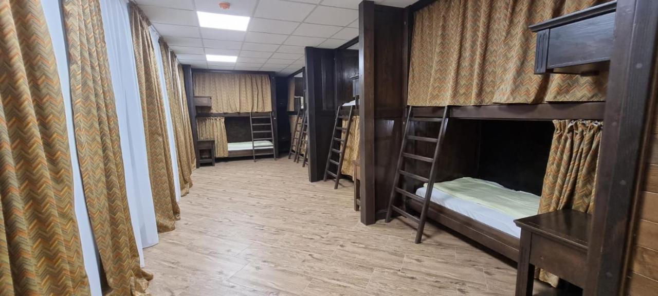 Hostel Citadella Deva Ngoại thất bức ảnh